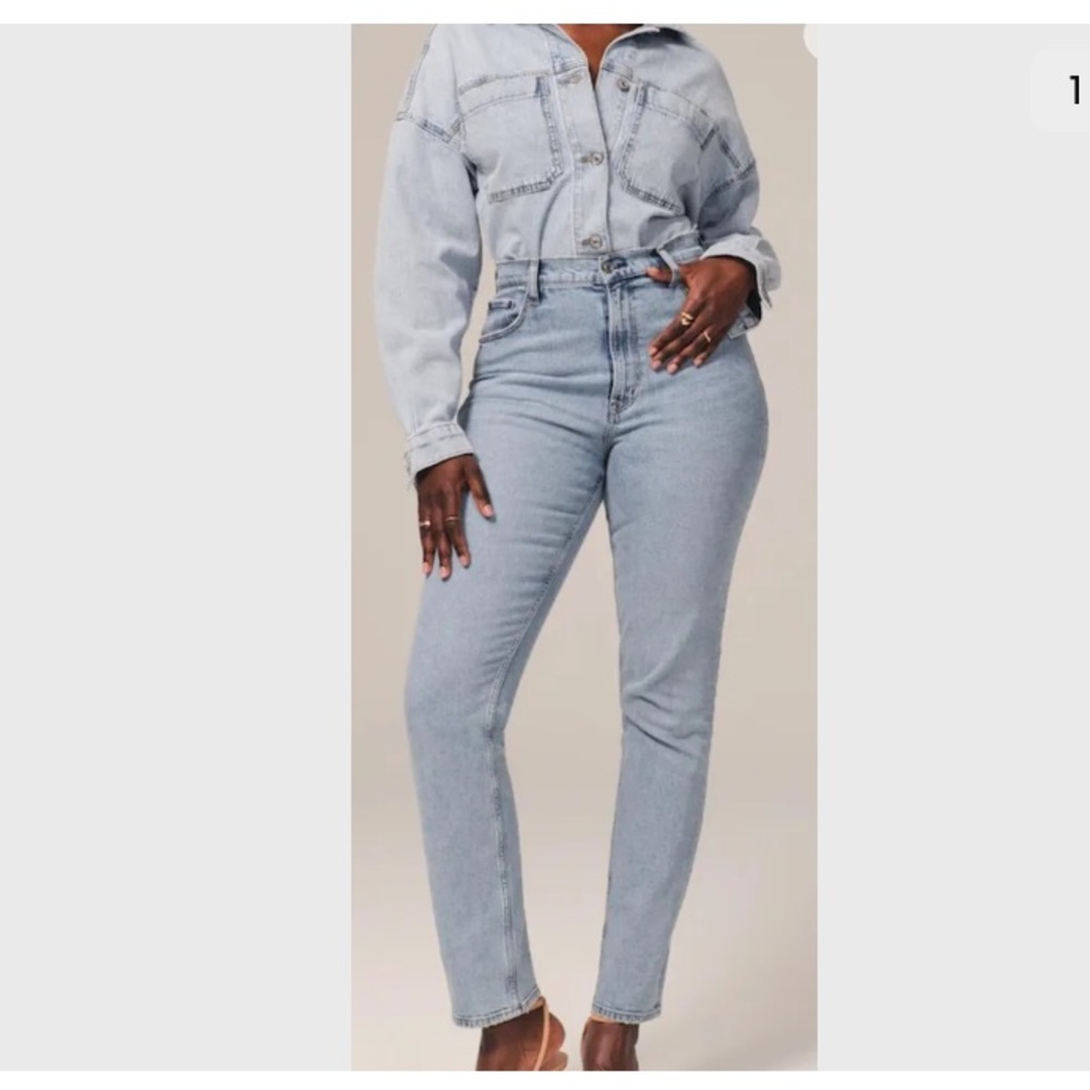 Abercrombie & Fitch Curve Love The 90's Slim Straight Ultra High Rise Jeans